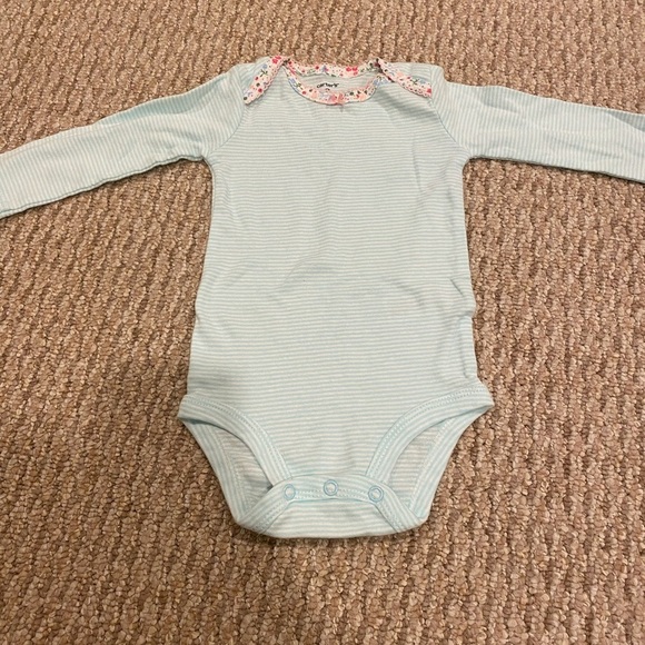 Carter’s 9 month Baby Assorted Clothes Two Onesies, Matching Set, and Footie - Picture 4 of 6